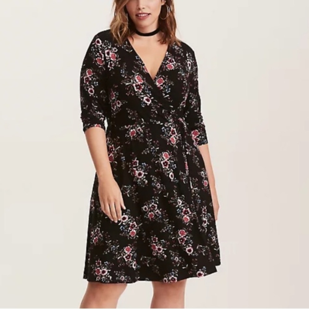 Torrid XL Faux Wrap Dress Midi. Black Pink Floral